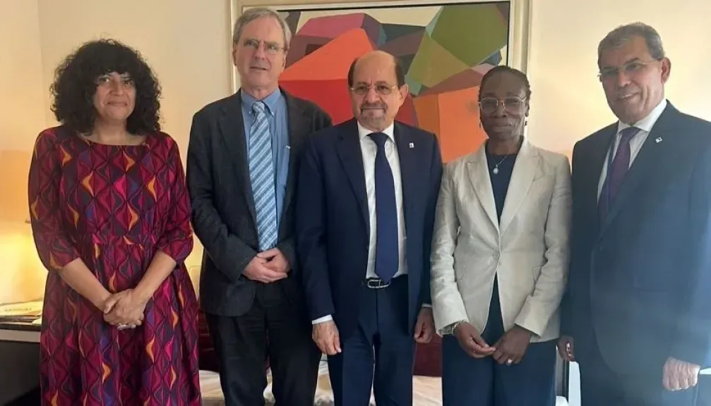 وزير الخارجية يبحث مع رئيسة مجموعة الأزمات الدولية مستجدات الأوضاع في اليمن وأمن البحر الأحمر